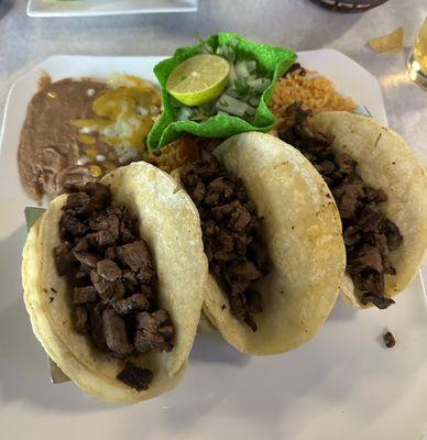 Tacos de La Calle Carne Asada