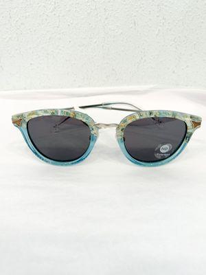 Handcrafted Polarized Sunglasses. (this frame is made with sea shells)