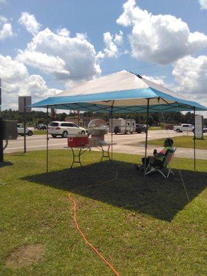 Cotton candy roadside shows