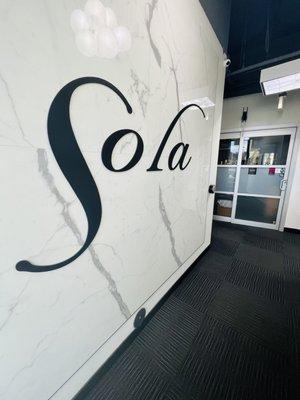 Salon entrance way