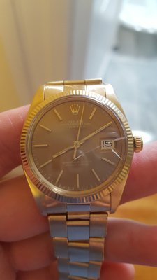 That is definitely not a Rolex crystal