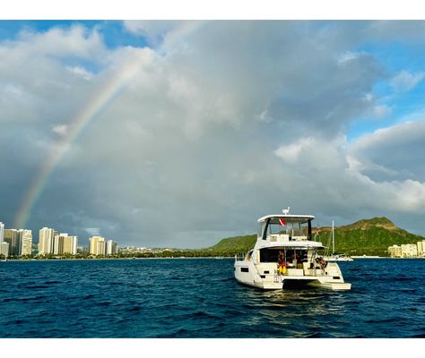 Relax in Waikiki for your anniversary in style, on the most trusted private charter experience on Oahu!