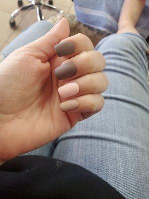 Matte nails