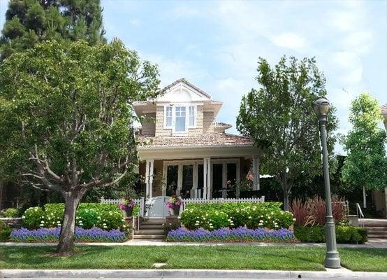 Making this home visible is a win win with great designs in the front lawn! After picture