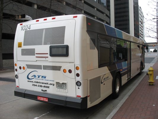 Charlotte CATS 2011 GILLIG BRT #1024 (Photo credit Eric C, December 2011)