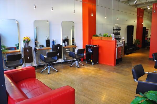 De Lamour Salon & Spa