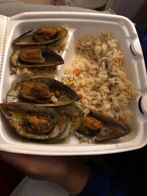 Mussels and vegetable rice