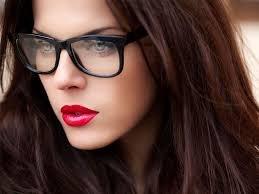 There are 20 things a Top Optician looks for when helping people try on frames. The right fit, size, color, and style, are only part of it!