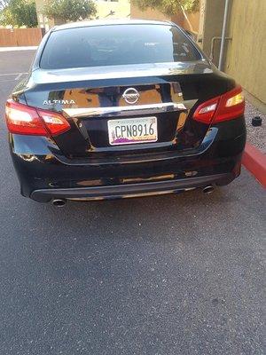 Scammer Amir's car and licence plate number.