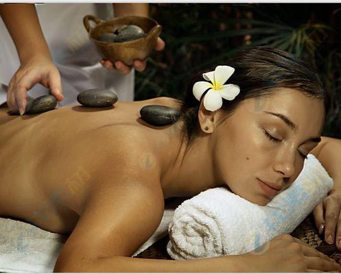 Hot stone 
   Hot stone can heat to specific areas on the body enhances the feeling of relaxation and peace .