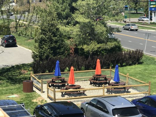 Enjoy outdoor dining at Cromwell Diner!