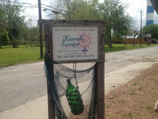 Sign outside of the Kemah Escape