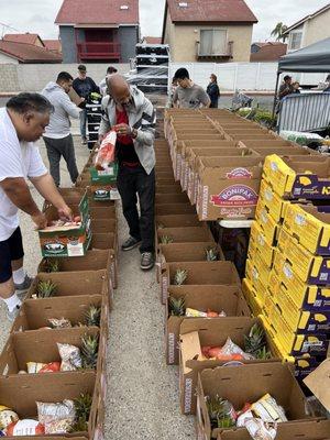 Free groceries giveaway every Thursday @9am 700 w Laurel Compton ca