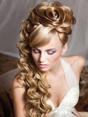 A La Mode Hair Design