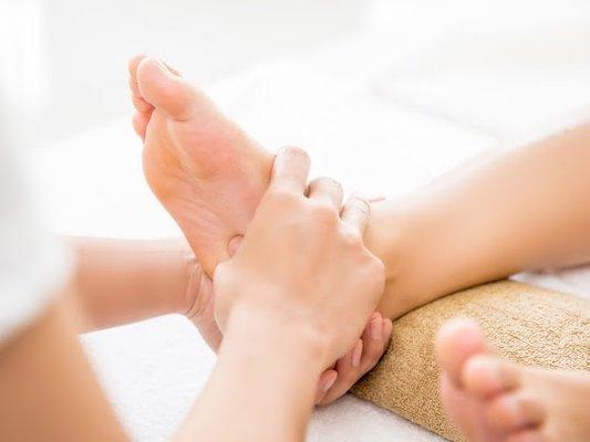 foot massage
Welcome to make a reservationhttps://salons.go3reservation.com/m-y-chinese-therapeutic-massage-4925-university-dr-nw-suite-170-