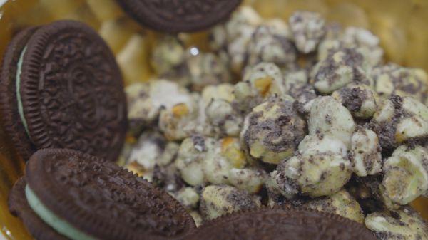 Mint Oreo Popcorn