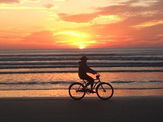 Perfect sunrise to the morning on the bikes, right out front of the condos.