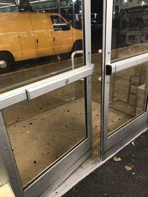 We service commercial aluminum glass doors, steel doors and frames repaired or replaced.