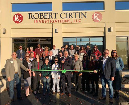 Springfield Chamber of Commerce ribbon cutting for new office.