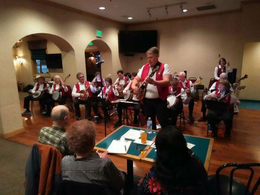 Peninsula Banjo Band at Marianis, San Jose, CA