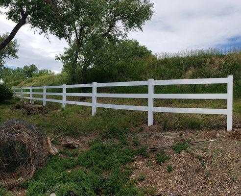 3 rail white vinyl Fence