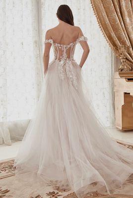 Stunning back of wedding dress