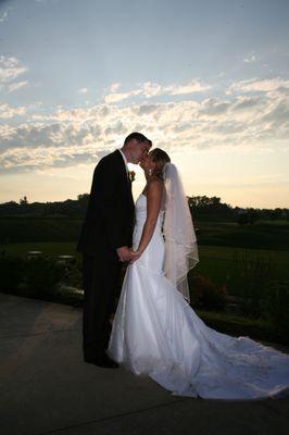 Oasis wedding at sunset in Loveland Ohio