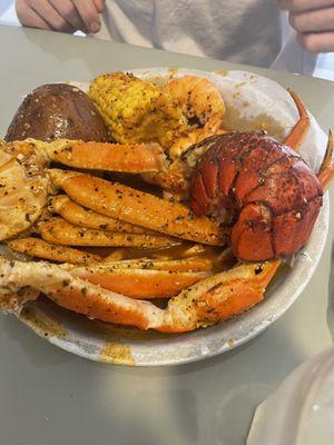 Combo D 1 Lobster Tail, 1/2 Lb Shrimp, 1/2 Lb Snow Crab