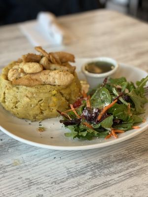 Mofongo relleno con pollo