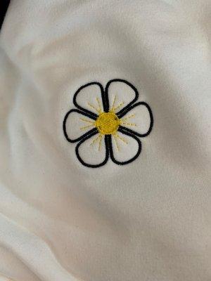 Daisy embroidery