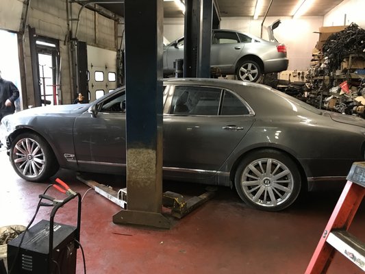 2013 front end Bentley Mulsanne Rebuild and Bodyshop prep