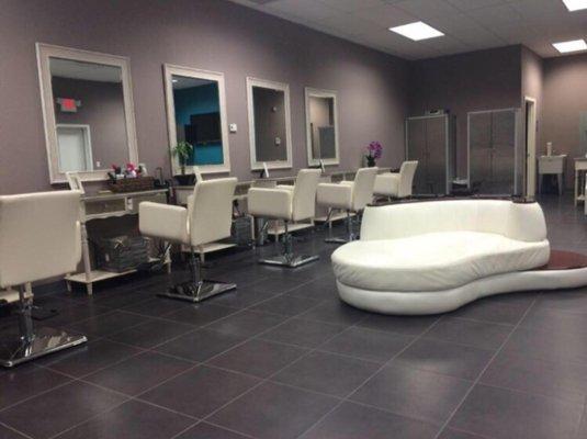 I think it's the perfect sized salon, not too big & not too small, just right.