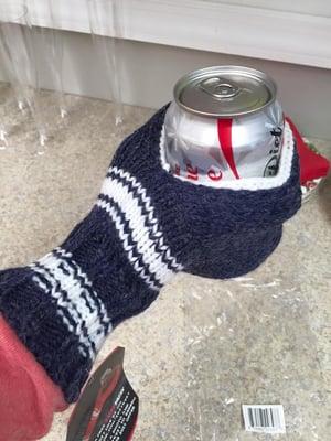 Great for tailgating- beer/soda mittens!