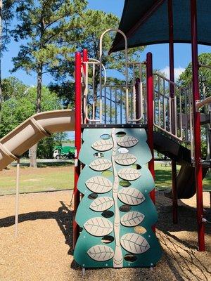 Leaf climbing wall