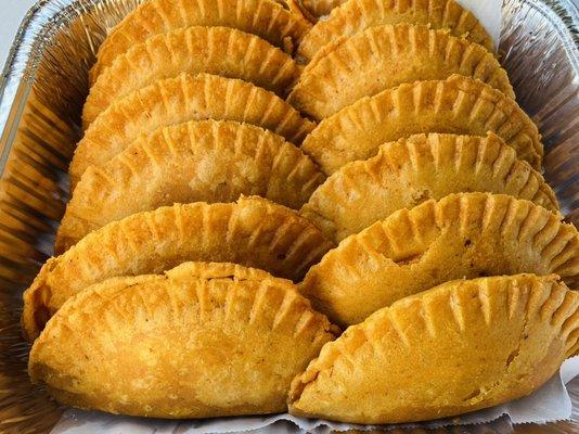 Empanadas de camarón and tuna aumada