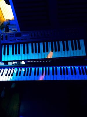 Oxygen 49 Keyboard & S61 Komplete Kontroller Keyboard