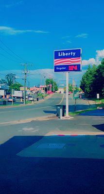 Cheap gas in town love this Leberty gas i