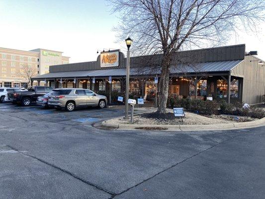 view of front of restaurant