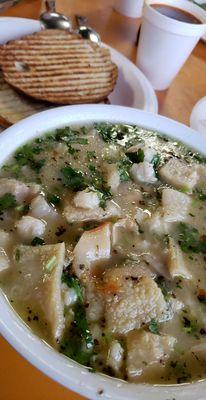 White menudo with toasted pan.