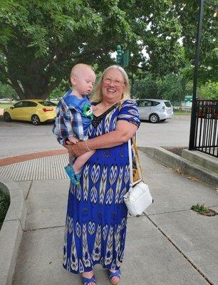 The outfit I wore to lunch with matching shoes. The kid got a new shirt.