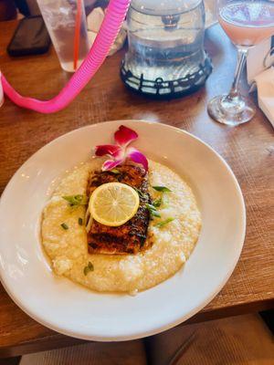 Salmon & Grits