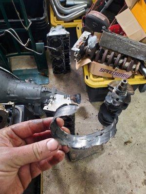 Connecting rod bearings destroyed from lack oil