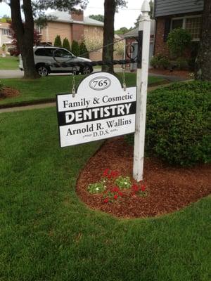 Arnold R Wallins, DDS