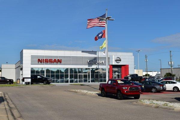 Gulfport Nissan: Your Locally Owned Nissan Dealership on the Gulf Coast | Gulfport, MS | Browse Vehicles & Service | Open M-F & Saturday!