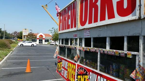 Grab a bite at #innout and then some fireworks