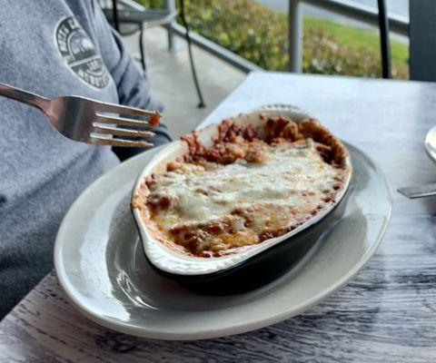 Manicotti with meat sauce