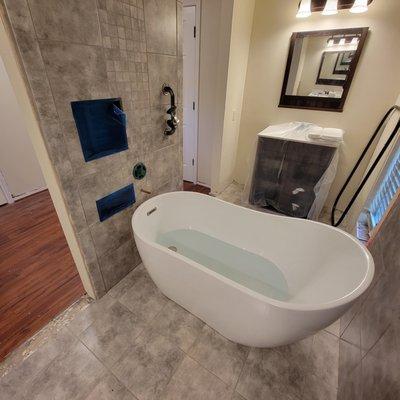 Freestanding tub install