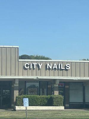 The worst nail salon I've ever been to.