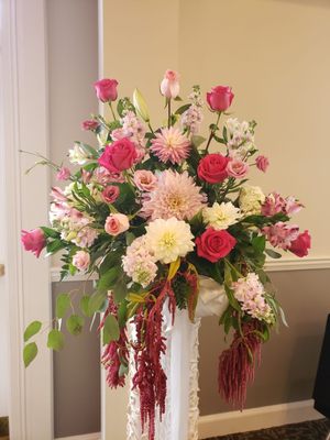 Floral pieces for the church and reception