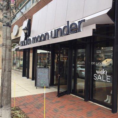 South Moon Under in the Parole Towne Centre.